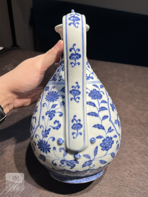 清乾隆 仿宣德青花开光花果纹执壶 - 图9